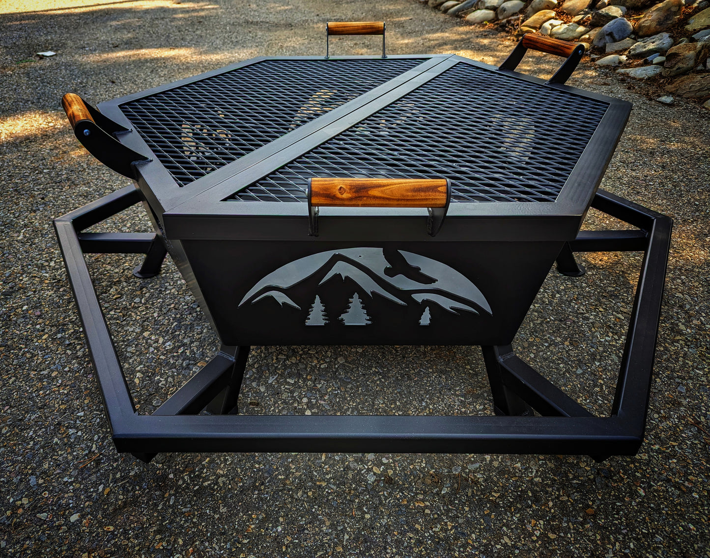 Firepit with Footrest & Lid