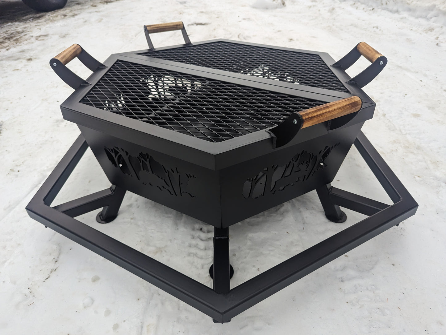 Firepit with Footrest & Lid